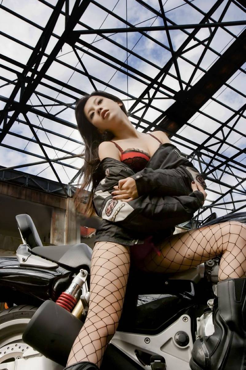 重机车比尼写真美女  [凱渥@ Lina]